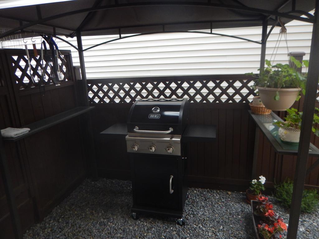 Clean And Quiet 2 Bdr 2 Bthr Private Entrance Entire Guests Suite Near Coquitlam Center Mall And Skytrain Exterior foto