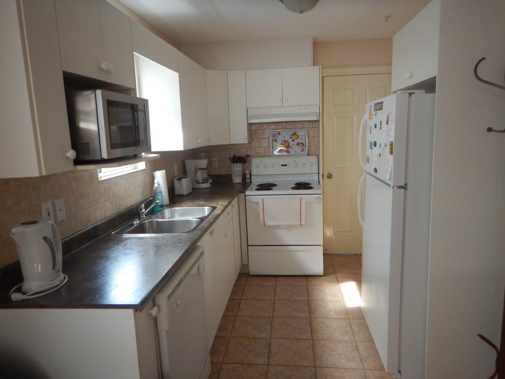 Clean And Quiet 2 Bdr 2 Bthr Private Entrance Entire Guests Suite Near Coquitlam Center Mall And Skytrain Exterior foto