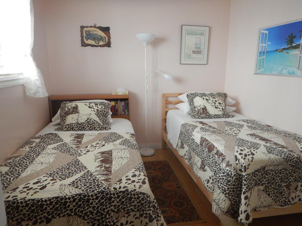 Clean And Quiet 2 Bdr 2 Bthr Private Entrance Entire Guests Suite Near Coquitlam Center Mall And Skytrain Exterior foto